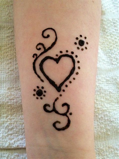 Heart Henna Small Henna Designs Small Henna Tattoos Beginner Henna