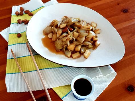 Puoi trovare tante altre deliziose ricette su www.cucinareconamc.info. Indivia belga alle mandorle e zenzero - Una pizza per amica
