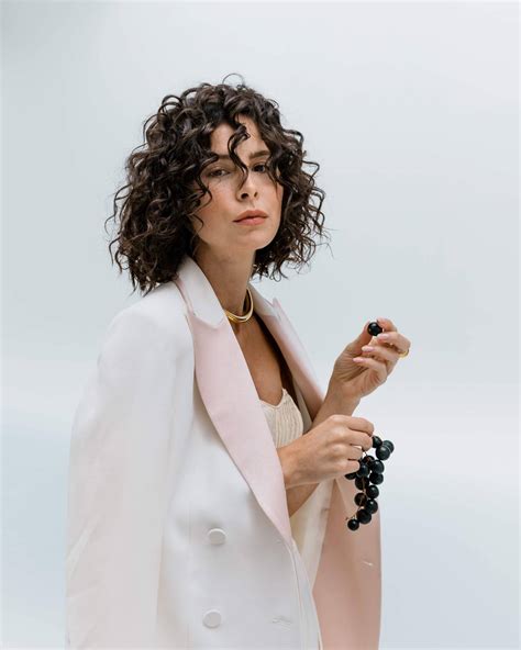 Května 1991) je populární německá zpěvačka, která se proslavila vítězstvím v esc 2010 se svou písní satellite. Lena Meyer-Landrut - Noah Stasch Photoshoot 2020 - 1 : luvcelebs