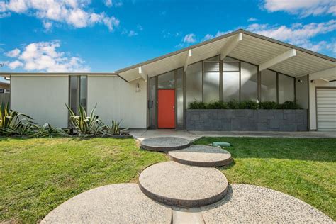 An Eye Catching Eichler Home In Southern California Lists For 11m Dwell
