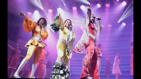 Join us as we move to kalokairi and live in dungarees for life! Officiële trailer MAMMA MIA! - YouTube