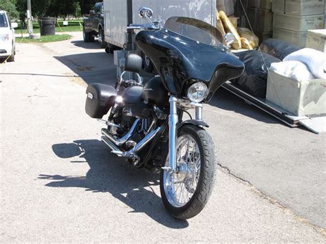The memphis shades batwing fairing gives harley riders a bold, iconic look on their bike. Tsukayu Fairing, Hard Saddlebags and Touring Trunk