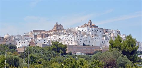 Driving through the beautiful valle d'itria, you will see ostuni long before you arrive; Ostuni - die weiße Stadt