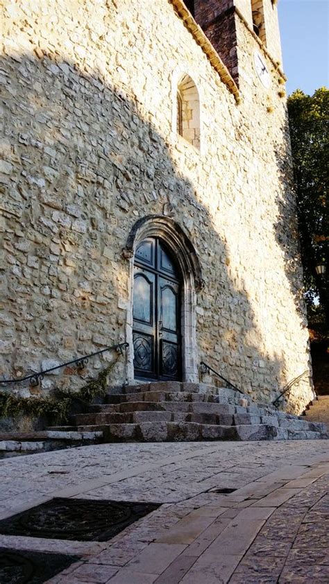 L'équipe n3 du club est descendue dans le sud à gréolières sur un circuit difficile de 27,5km avec un col de 6km comme difficulté principale. The Perfect French Getaway | Alpes maritimes, Alpes, Maritime