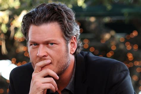 blake shelton says back to back ‘the voice seasons are ‘not acceptable admits he s unsure