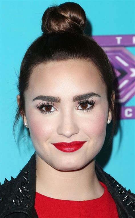 Your facebook picture doesn't work. 32 Demi Lovato Hair Looks - Pretty Designs