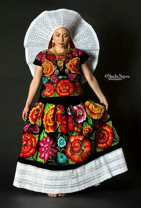 Tehuana Mexican Traditional Clothing Traditional Fashion Traditional Dresses Mexican Costume