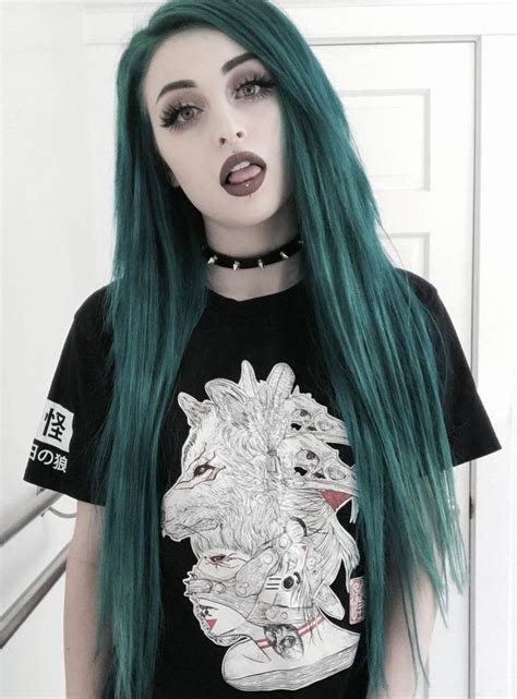 You can dress emo, do your makeup emo, wear emo jewellery, get tattoos or piercings, etc. 35 Edgy Hair Color Ideas to Try Right Now | Edgy hair ...