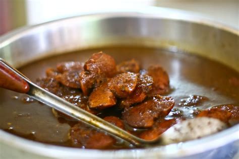 Jengkol , bawang merah ,bawang putih ,daun bawang ,tomat ,cabe rawit ,garam ,masako. cara membuat dan resep semur jengkol 2015 | Laura Butragueño