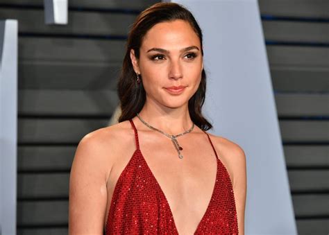 Gal Gadot Disables Comments On Tweet About Israel Palestine Violence
