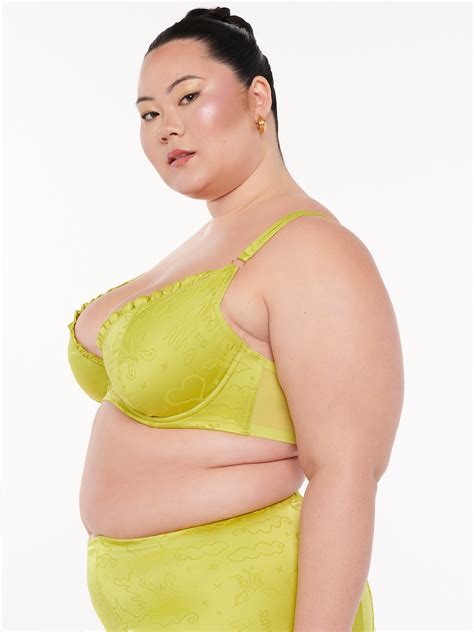 Heavenly Satin Quarter Cup Plunge Bra in Green | SAVAGE X FENTY Netherlands