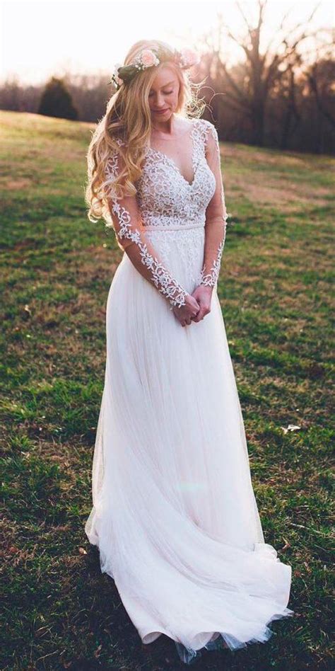 From green spring grassland to the rustic wood and hay winter nuptials. 18 Perfect Western Wedding Dresses | Wedding Dresses Guide