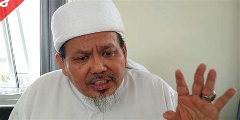 Ustaz tengku zul yang wafat senin 10 mei 2021, rencananya akan langsung dibawa ke lokasi pemakaman yang berada di pekanbaru… Reaksi Wasekjen MUI Soal Statement Megawati - inilah.com #News