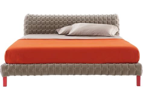 Anna designed by christian werner, is a warm, inviting sort of bed with a 'tailored' look. Ruché Ligne Roset Bett - Milia Shop