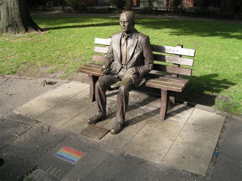 Happy birthday alan turing (via nelson). Alan Turing Memorial - Inglaterra.ws