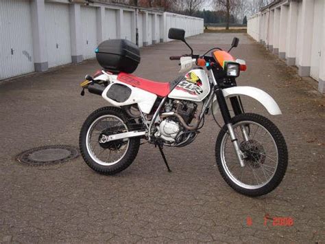 off-road Honda four strokes....: Very clean xlr125 with xl400 light cluster.