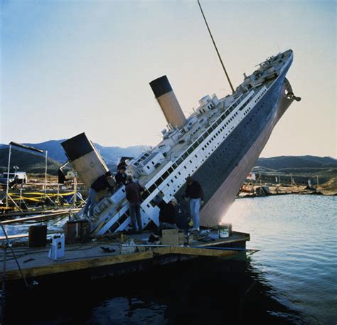 30 Amazing Behind The Scenes Photographs From The Making Of ‘titanic