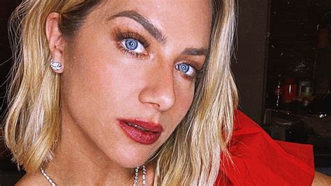 Grávida Giovanna Ewbank Posa De Biquíni E Ostenta Barrigão 180graus O Maior Portal Do Piauí