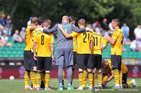 Gks katovice players refused to play polish league game against jkh gks jastrzębie to protest for the diffficult financial situation at club. Hutnik Kraków - GKS Katowice 3:2 GALERIA - WP SportoweFakty