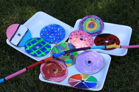 Some cd players do not like decorated/painted cds for whatever reason and refuse to play them. Painted CD Garden Mobile - Great Group Art Project for Kids - Happy Hooligans