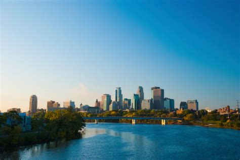 See the best minneapolis apartments for walking, biking, commuting and public transit. Minneapolis Skyline And River In The Morning Stock Photo ...