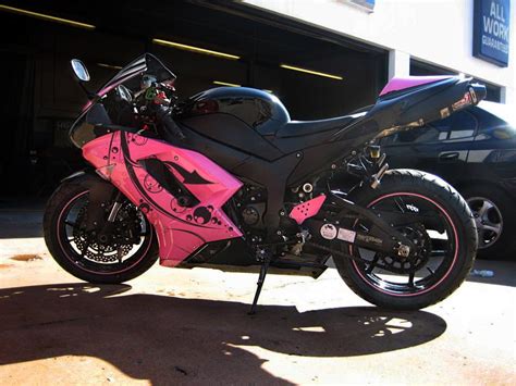E di parecchie altre moto. pink / black ninja | Kawasaki ninja 300, Pink ninja ...