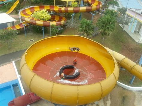 Located in ayer keroh melaka, melaka wonderland theme park & resort is a water theme park in malaysia. Melaka Wonderland Admission Ticket | Travelog