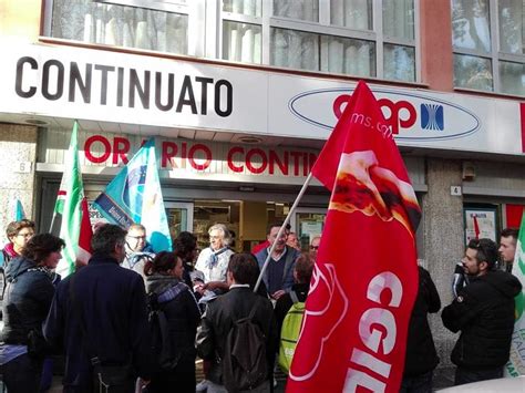 Sciopero riguardante lavoratori che concorrono alla erogazione di servizi funzionalmente connessi con la 1) sciopero riguardante lavoratori impiegati nel servizio pubblico di trasporto marittimo, in. Sciopero dei lavoratori Sait