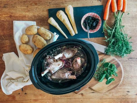 Minted gravy · pour the contents of the pressure cooker into a saucepan over a low heat. Minted Slow Cooker Lamb Shank With Mint Gravy ⋆ | Recipe ...
