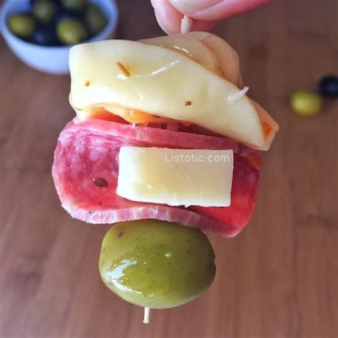 These tortellini kabobs are just what you are looking for! Easy Appetizer Idea For A Party (the perfect finger food!)