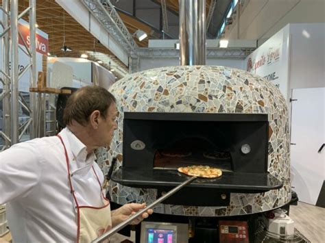 Rotating Gas Wood Fired Pizza Oven With Under Top Gas Burner Saetta