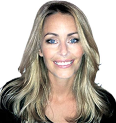 Hair and makeup stylist who is known for working with a range of models on different fashion and photo shoots. Bloggportalen.se - Hår & Makeup