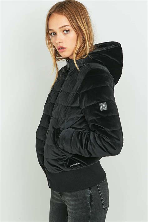 With styles including, puffer, bubble and padded, click this way and nail the trend! Calvin Klein Black Velvet Puffer Jacket - Lyst