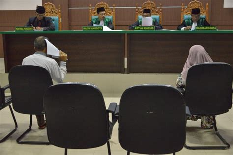 Indonesia Bill Barring Extramarital Sex Gets Renewed Debate
