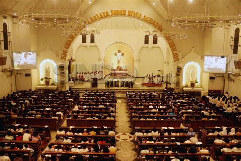 Agenda tetap gereja katedral semarang: FOTO: Umat Katolik Semarang Ikuti Misa Kamis Putih