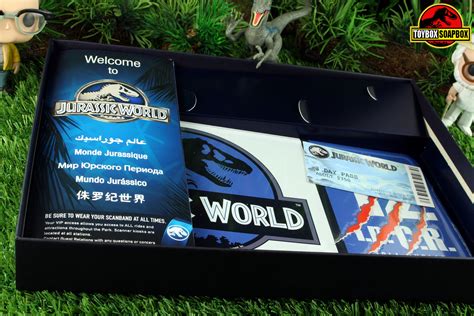 Spared No Expense Jurassic World Deluxe Welcome Kit Toybox Soapbox