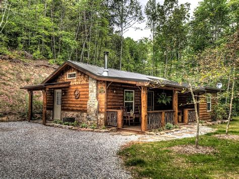 114 log cabins and cabins in bryson city. Two Bedroom Rustic Log Cabin Rental in the Mountains Near ...