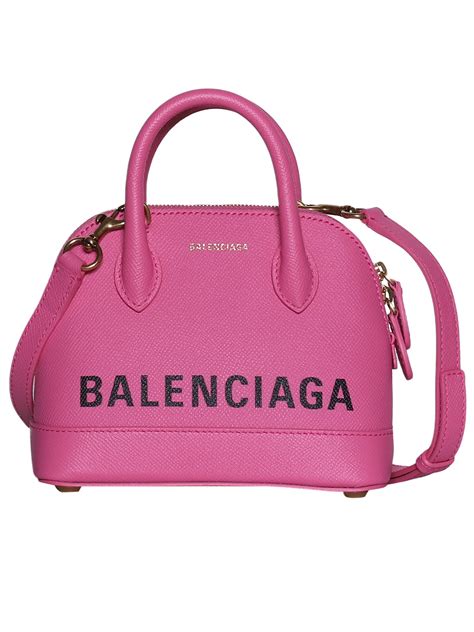 Balenciaga's belt bag is a sleek way to keep your essentials at hand. Balenciaga Balenciaga Logo Shoulder Bag - Rose bubb - 10942473 | italist