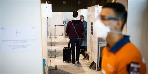 Le variant du coronavirus détecté en inde pour la première fois a été officiellement signalé dans 53 territoires, a annoncé mercredi l'organisation mondiale de la santé (oms) dans un rapport. Covid-19 : premier cas de variant indien détecté en Hauts ...