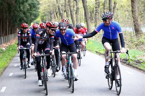 Entre los ciclistas vascos, mikel landa ha sido el mejor en esta segunda etapa. Toen in Ede: de Giro d'Italia door Ede raasde🚴 - indebuurt Ede