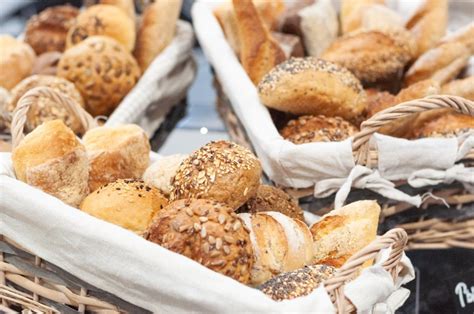 21 different types of bread and bread names parade