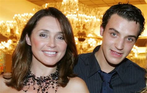 He believes dany vanholme, who was wendy's manager, is his. Wendy Van Wanten zoekt contact met zoon Dylan - Het Nieuwsblad