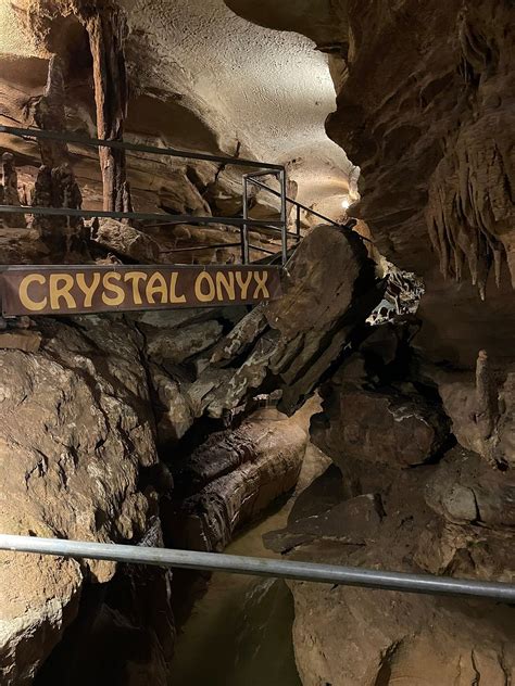 Crystal Onyx Cave One Of The Best Exhibitions In Kentucky Enter The