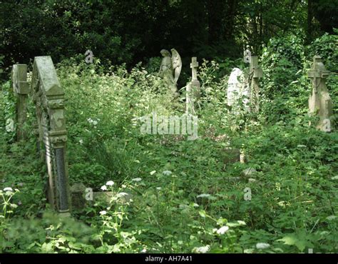 London Highgate Cemetery Is A Victorian Cemetery Open To The Public