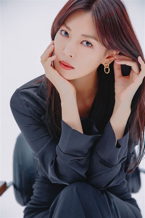 고향은 서울시 출생이고 키 165cm, 몸무게 45kg, 혈액형은 o형이라고 하네요. 김소연(배우)