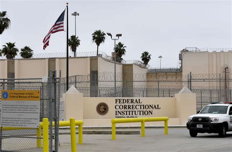 70% of inmates tested have COVID-19: Bureau of Prisons - ABC News