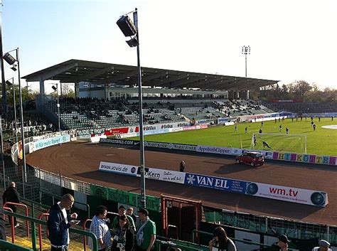 Der verein war 1951 finalist im endspiel um die deutsche fußballmeisterschaft und 1963 gründungsmitglied der bundesliga. Preußen-Stadion - Stadion in Münster/Westfalen-Berg Fidel