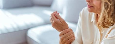 Rheumatoid Arthritis Early Signs Causes And Treatment 2022