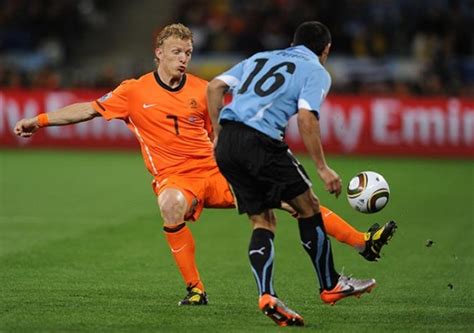 Pero hoy juega uruguay vs holanda o el madrid. Holanda va a la final y Uruguay se despide dignamente ...