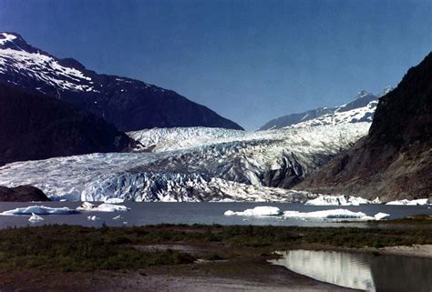 Mendenhall River Of Ice The Mendenhall Glacier Winds Its Flickr